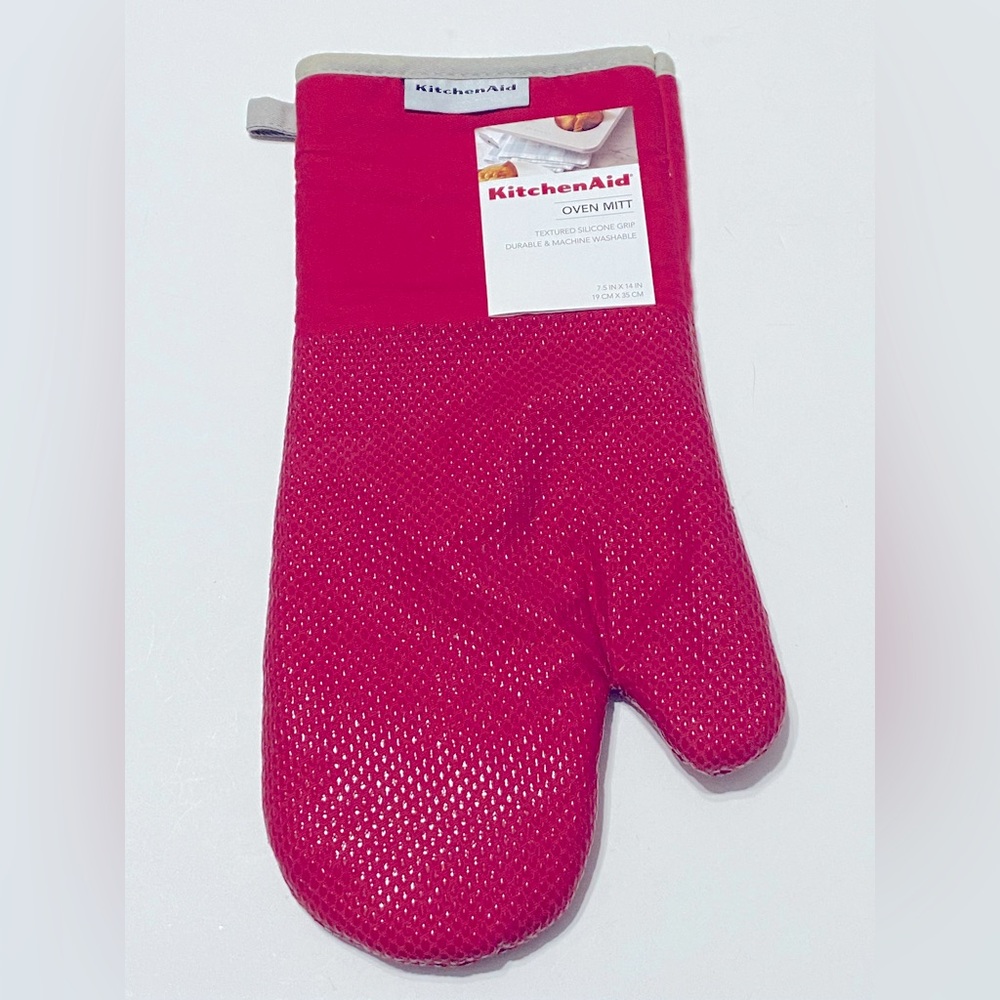 KitchenAid Red Oven Mitt with Textured Silicone Grip